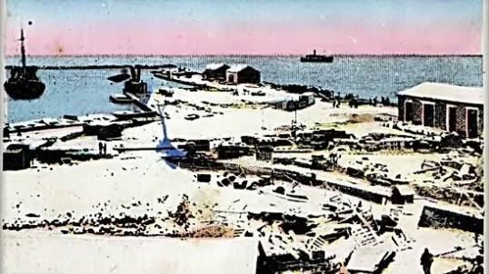 مرفأ بيروت تحت الثلج  11 شباط سنة 1920 